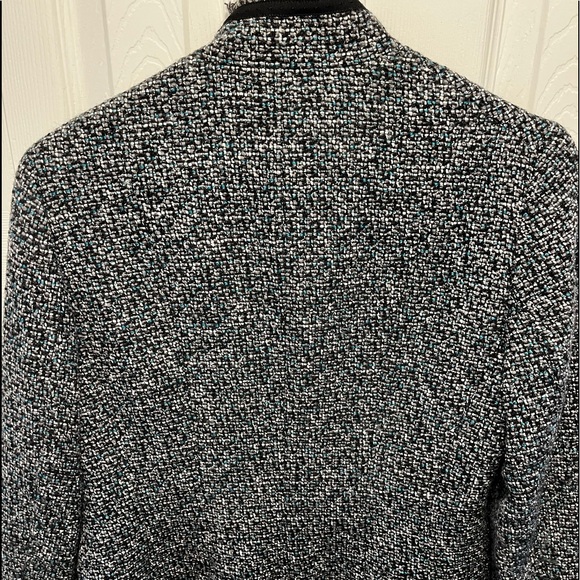 The perfect tweed blazer👍🏼 - Picture 2 of 7